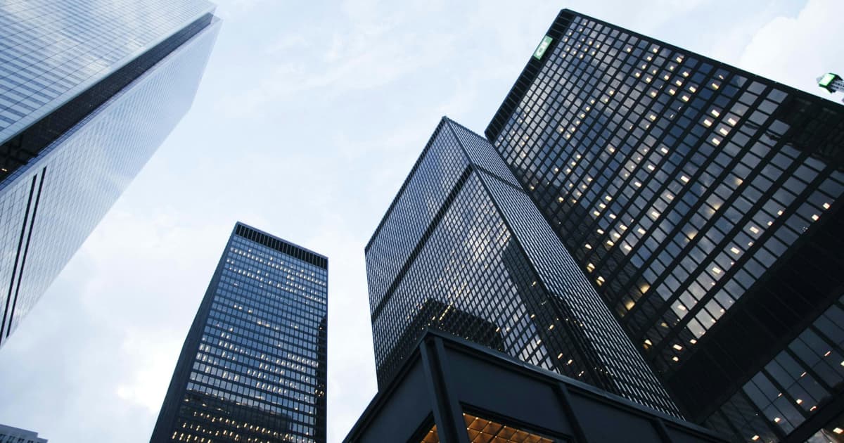 Copper Prices Face Pressure from Strong Dollar Amid Rate Cut Expectations