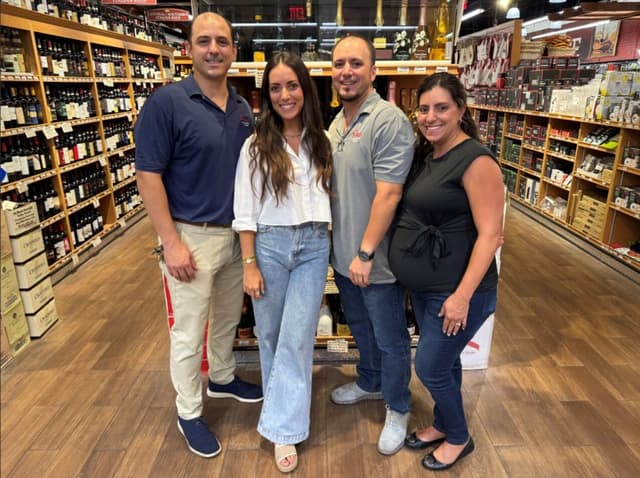 Doris Market's Wine Night Elevates Summer Sipping in North Palm Beach