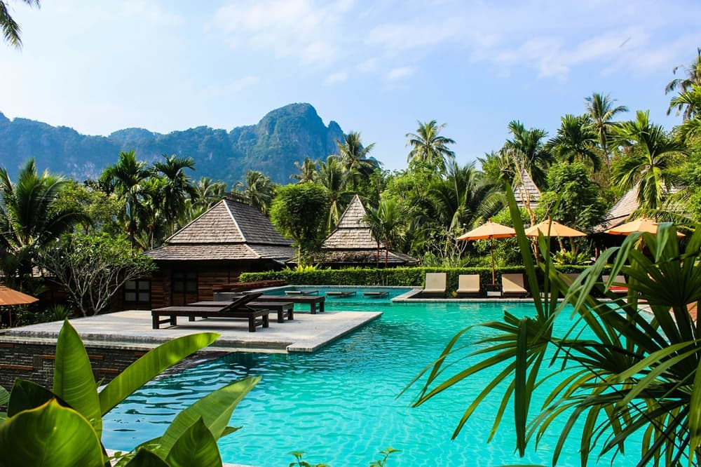 Why International Buyers Are Expanding Beyond Domestic Real Estate Markets