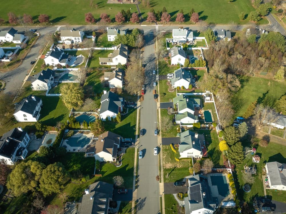 Northern New Jersey's Real Estate Market Splits: Maplewood Booms While Livingston Cools