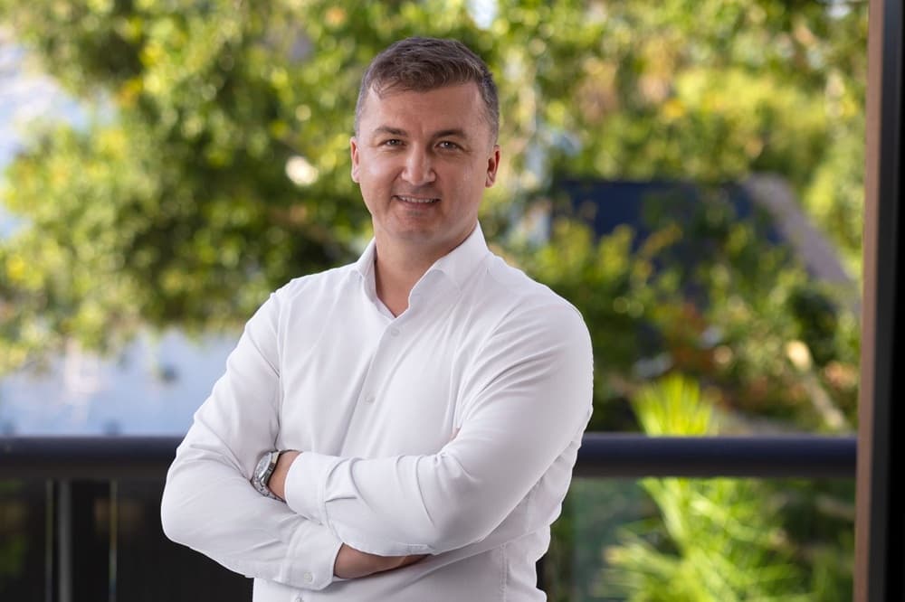 Sarasota's Luxury Real Estate Market Sees Demographic Shift as Younger Buyers Pay Cash for High-End Homes