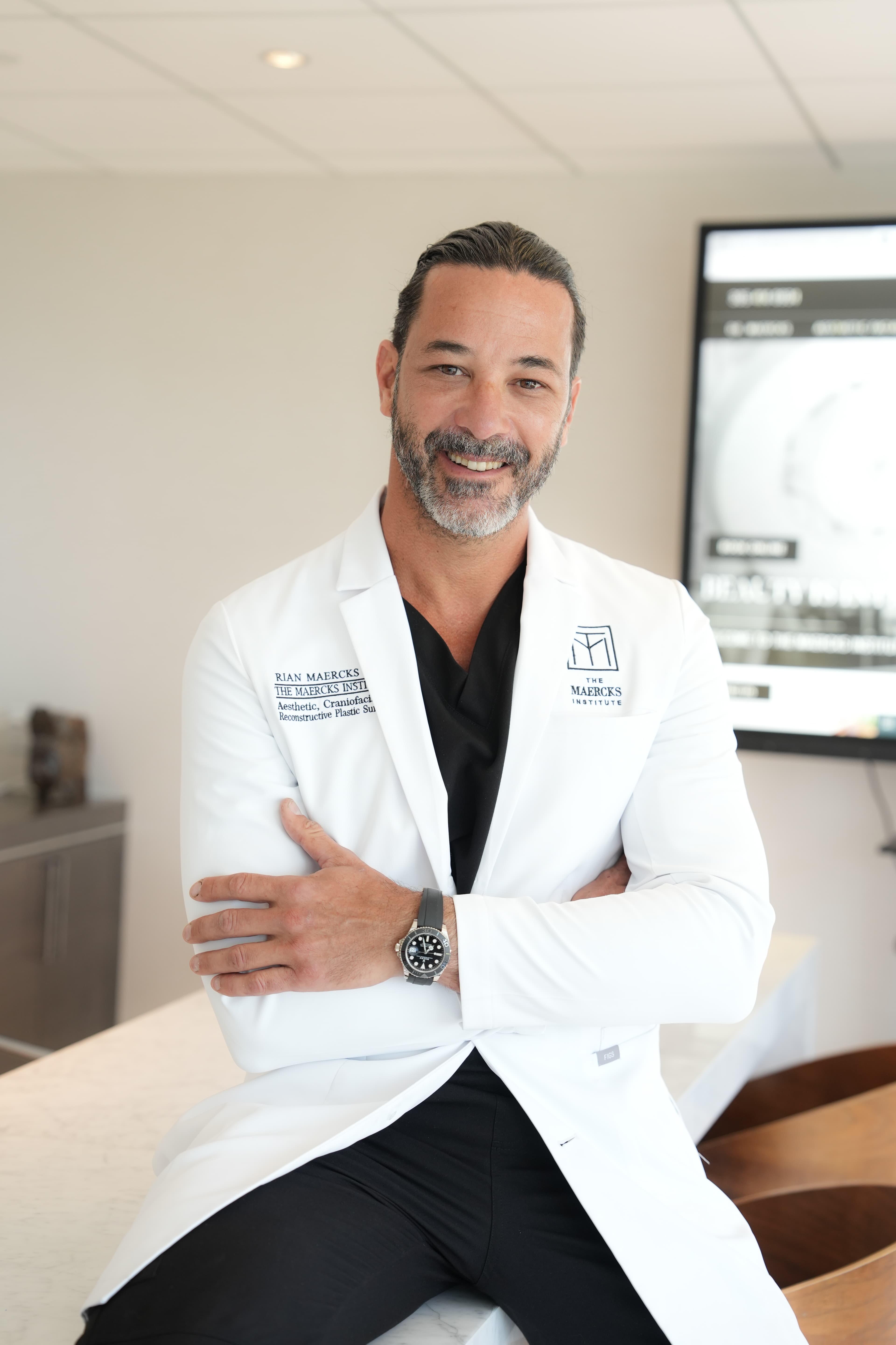 Dr. Rian Maercks Critiques Kris Jenner's Facelift, Advocates for Natural Aesthetics