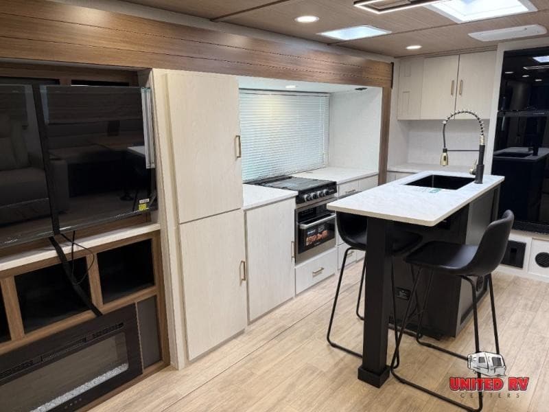 United RV Centers Expands Towable Camper Inventory and Services for Chatsworth Buyers