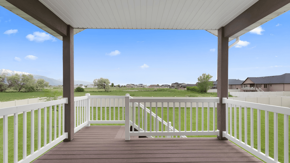 SmartDecks Pioneers Climate-Engineered Deck Construction for Puget Sound's Demanding Environment