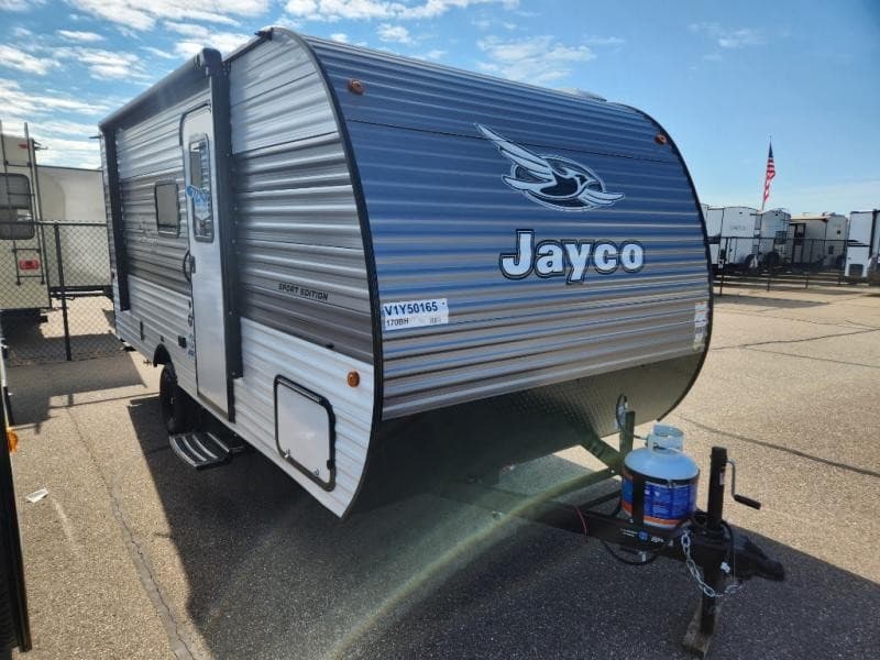 Hilltop Camper & RV Highlights Travel Trailers and Camper Sales Across Minnesota