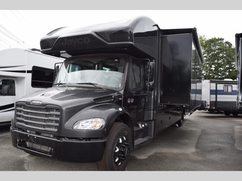 Pete's RV Center Expands Jayco Seneca Inventory for New England RV Shoppers