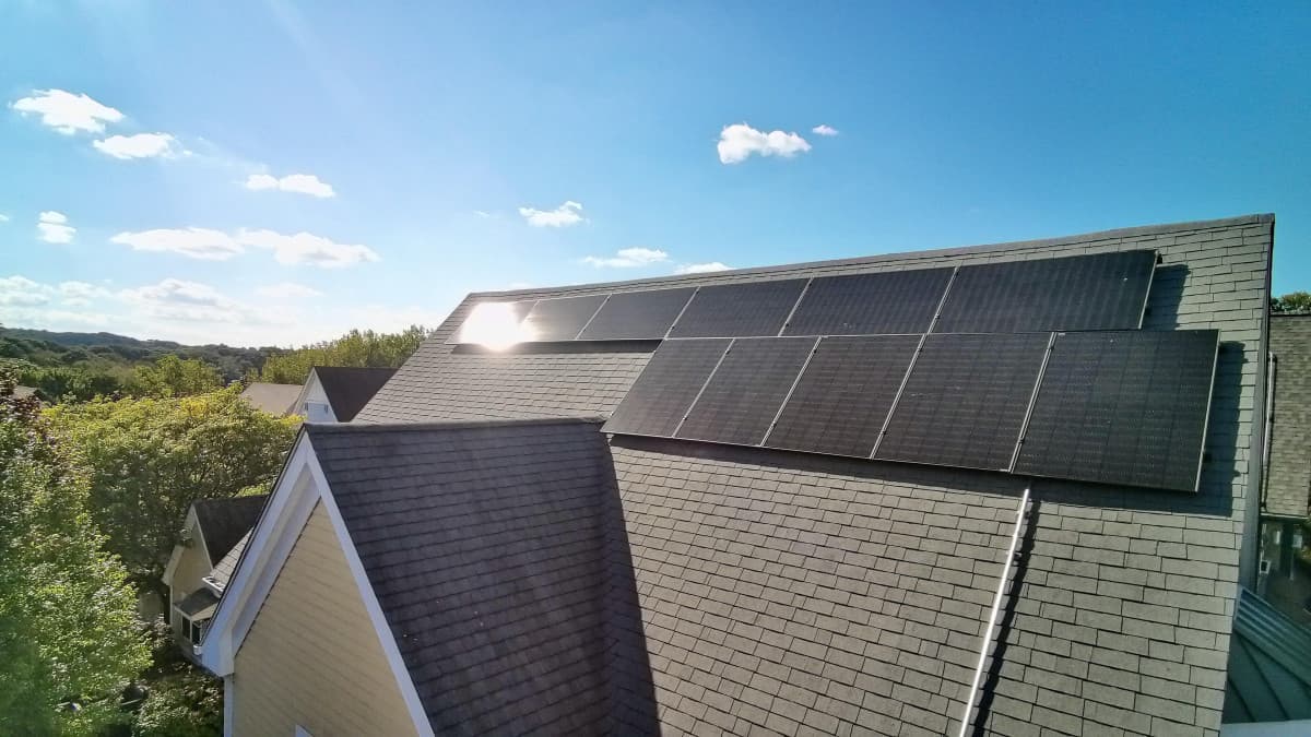 Massachusetts Homeowners Face Deadline to Maximize Solar Savings as Federal Incentives Set to Expire