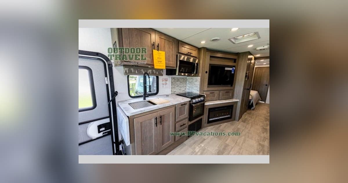 Outdoor Travel's Model Year-End Clearance Offers Discounted RVs and Rental Options in Ontario