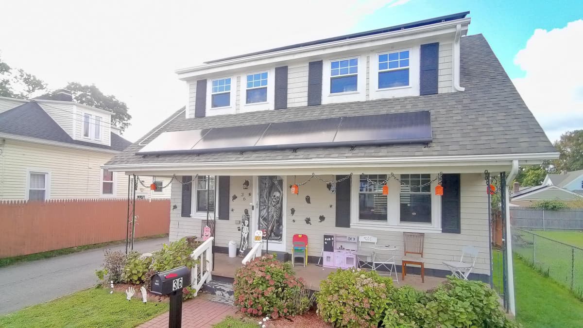 Rhode Island Homeowners Urged to Act on Solar Before Federal Incentives Expire in 2026