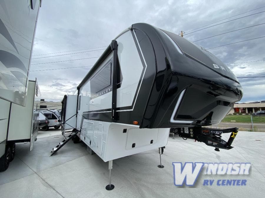 Colorado RV Dealer Reports Sustained Demand for Lightweight Trailers and Specialty RVs