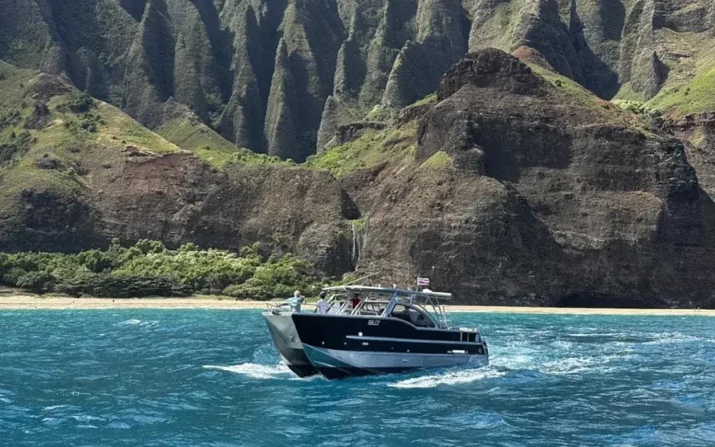 Makana Charters Runs Full Na Pali Coast Tour Schedule Through Kauai's Summer Peak