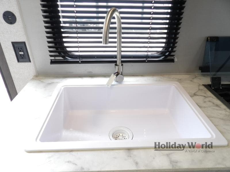 Holiday World of Katy Expands Pre-Owned RV Inventory in Houston Area
