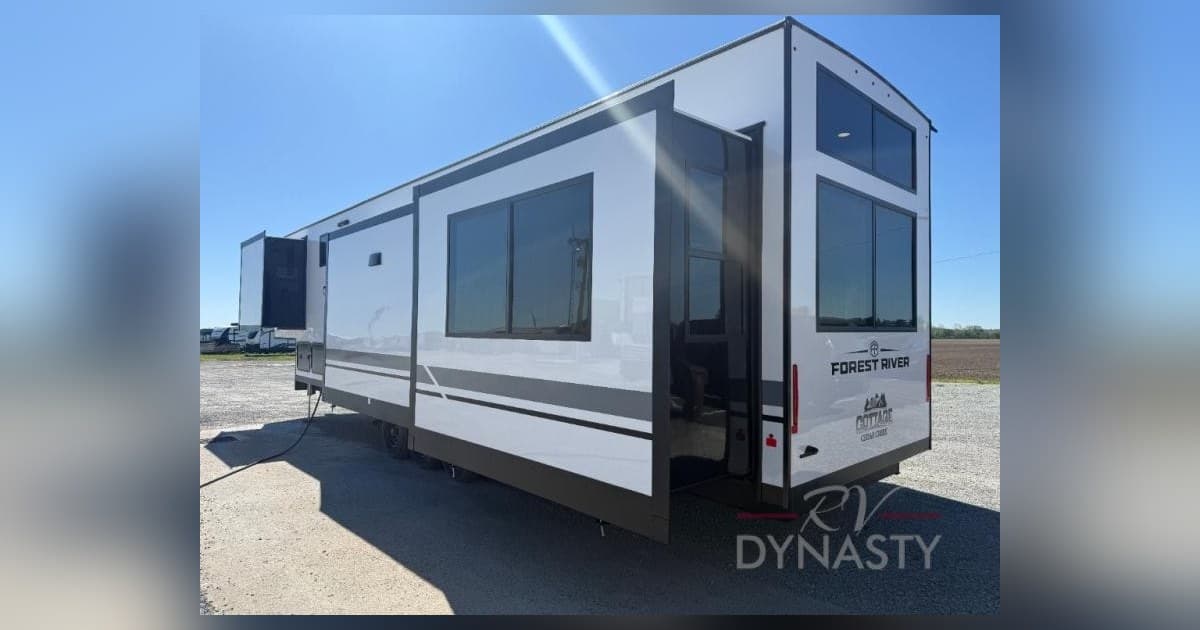 RV Dynasty Highlights Diverse Towable Lineup for Family Travel
