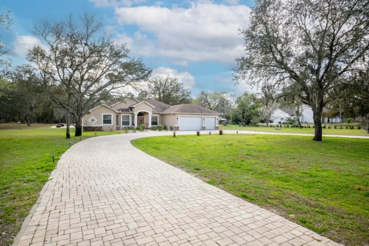 Nurse-Owned Florida Care Home Expands Memory Care Programs with Clinical Expertise