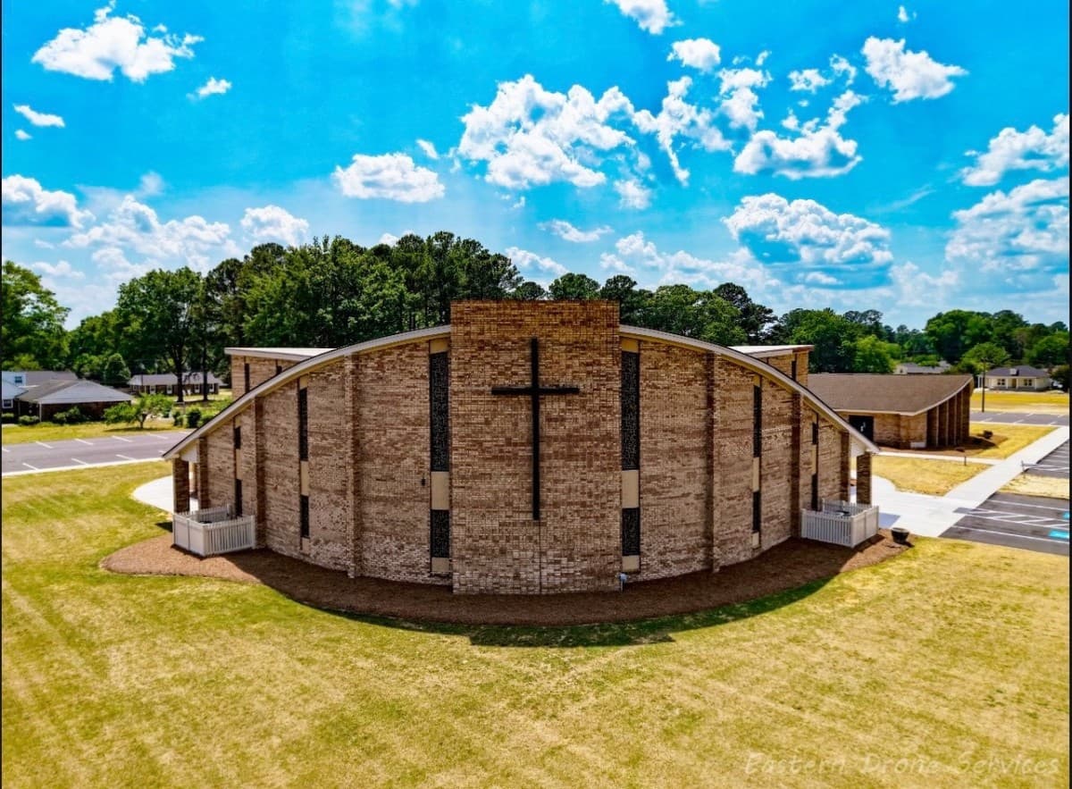 Pastor Rick Barnes Invites Dunn Families to Sunday Worship at Glad Tidings Church
