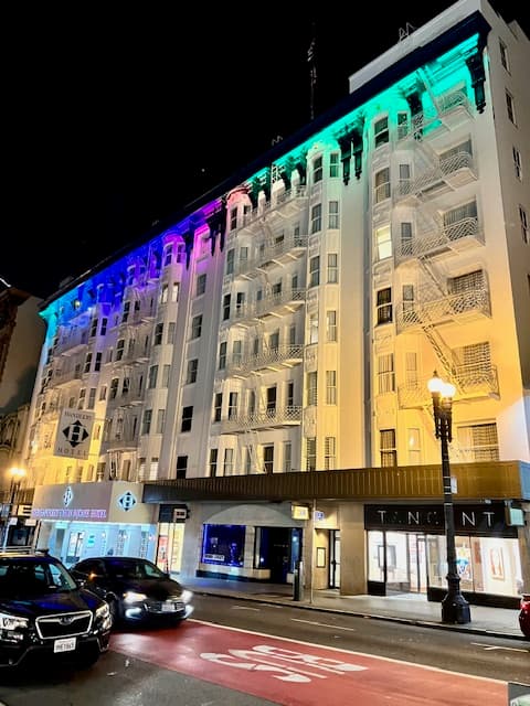 Handlery Hotel's Summer Lights Celebration Illuminates Union Square