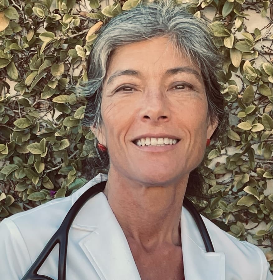 Dr. Julie Taguchi Scholarship for Healthcare Students Now Accepting Applications for 2025