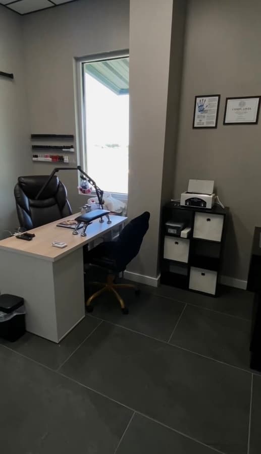 Xochitl Nails Thrives with Hill Country Salon Suites' Supportive Model