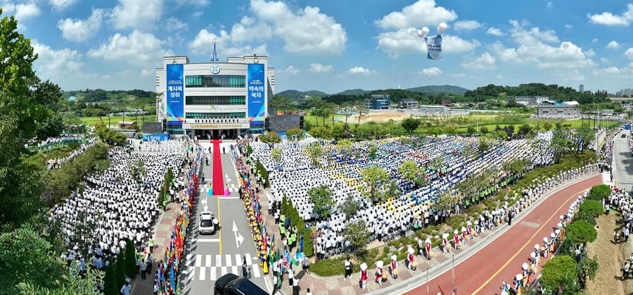 80,000 Gather in South Korea for Shincheonji Church’s 30th Anniversary Worship