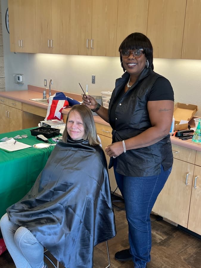 Celebrity-Trained Stylist Opens New Salon in Arlington, Texas