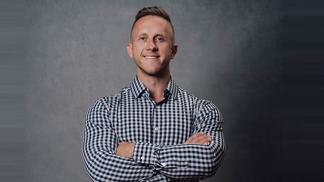 JustInsurance CEO Justin vom Eigen Transforms Insurance Education Through AI and Technology