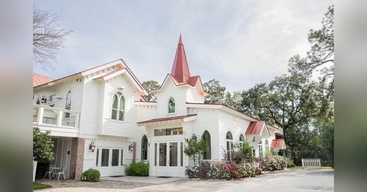 Tybee Island Wedding Chapel Marks 14 Years as Coastal Georgia Wedding Venue