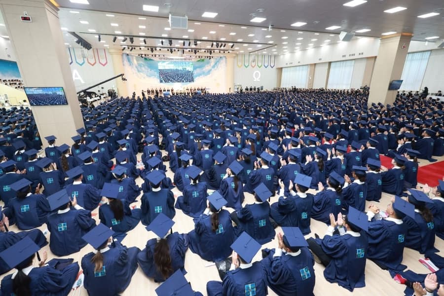 Shincheonji Church Graduates Over 111,000 in World's Largest Theology Ceremony