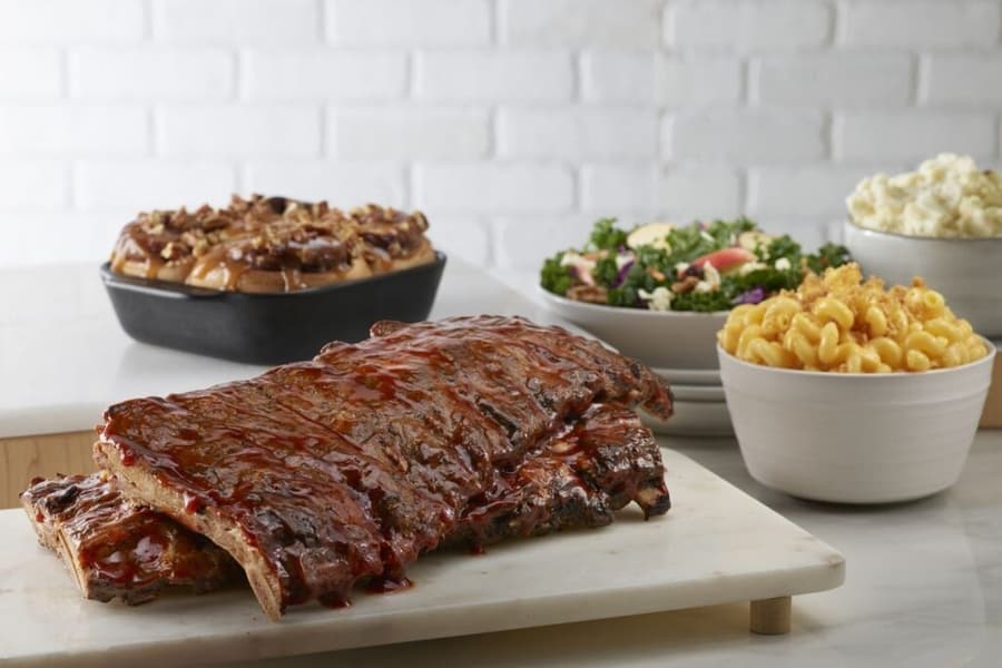 Perkins American Food Co. Unveils Holiday Menu with New Ribs and Cinnamon Rolls